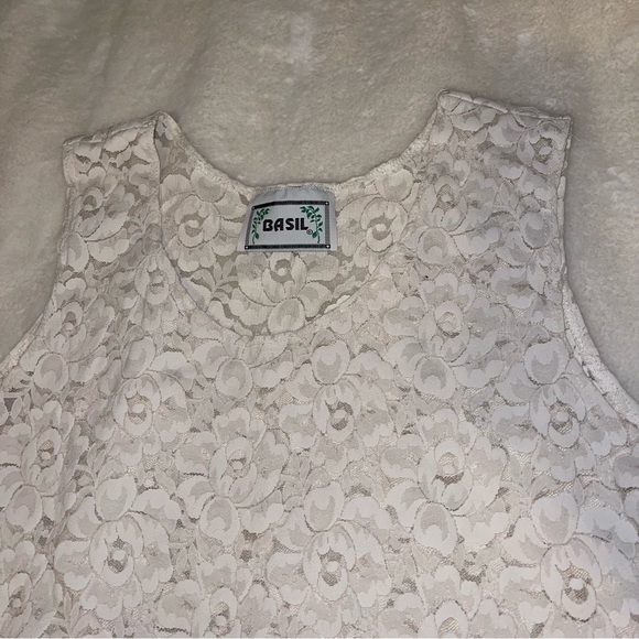 Basil Lace Tank top - Picture 4 of 7